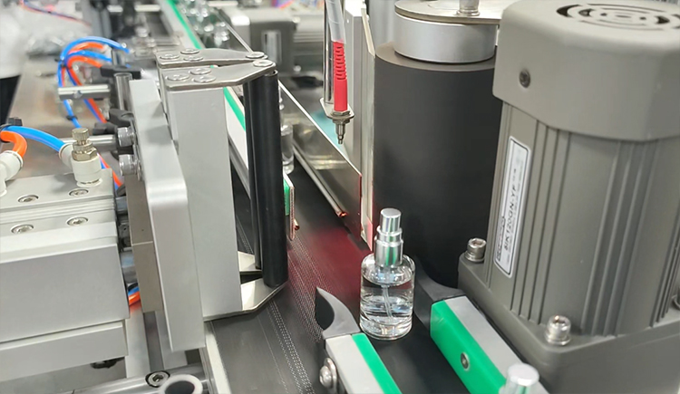 自动小型灌装生产线全新上线 助力中小批量喷剂灌装作业高效落地(图3) 自动小型灌装生产线全新上线 助力中小批量喷剂灌装作业高效落地(图3)