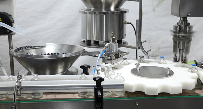 全自动兽药灌装扎口一体机 兽药灌装机赋能兽药生产智能化升级(图1)