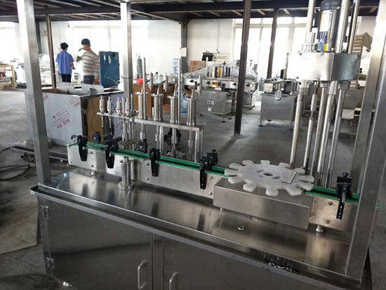 庆贺星格为泰国客户定做的颜料灌装旋盖一体机(图3)