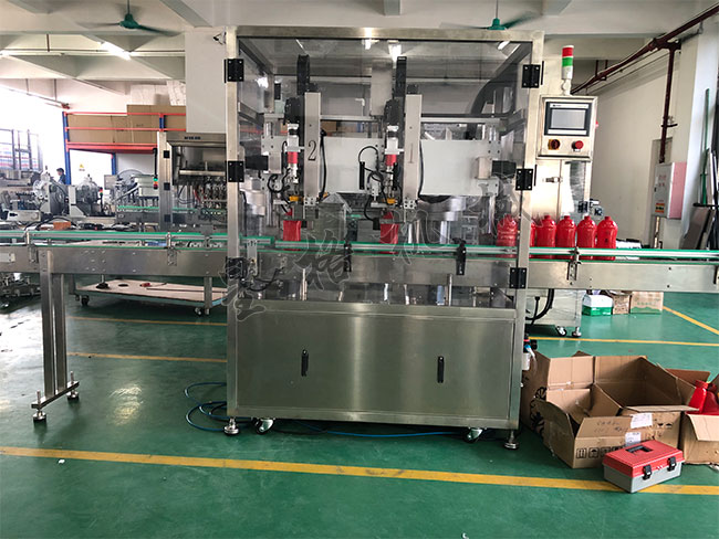 自动双头跟踪式旋盖机，包装番茄酱绝对赞！(图1)