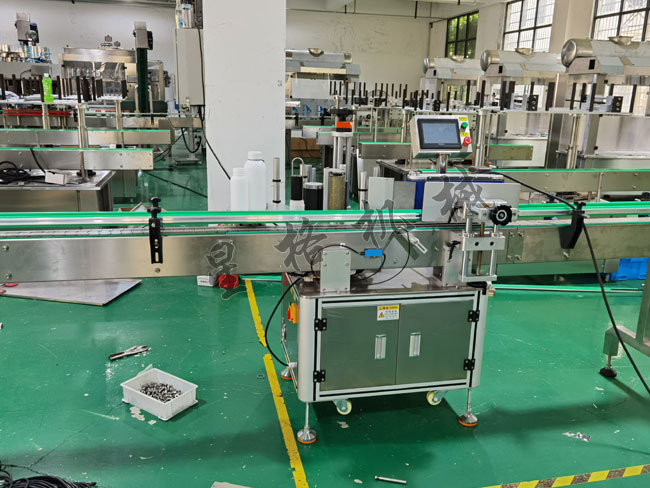 新品推荐：灌装旋盖贴标生产线(图3)